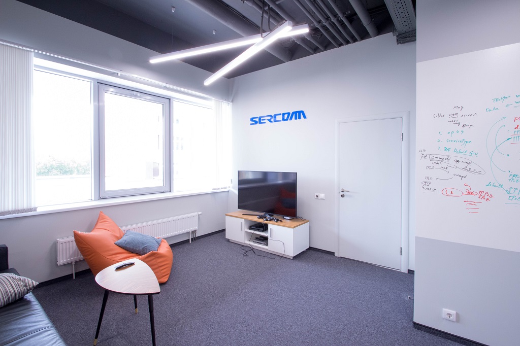 Освещение офиса компании Sercomm. Фото �2
